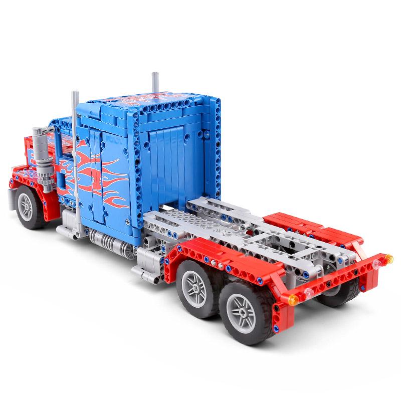 Mould King 15001 Peterbilt 389 RC Truck with 839 pieces